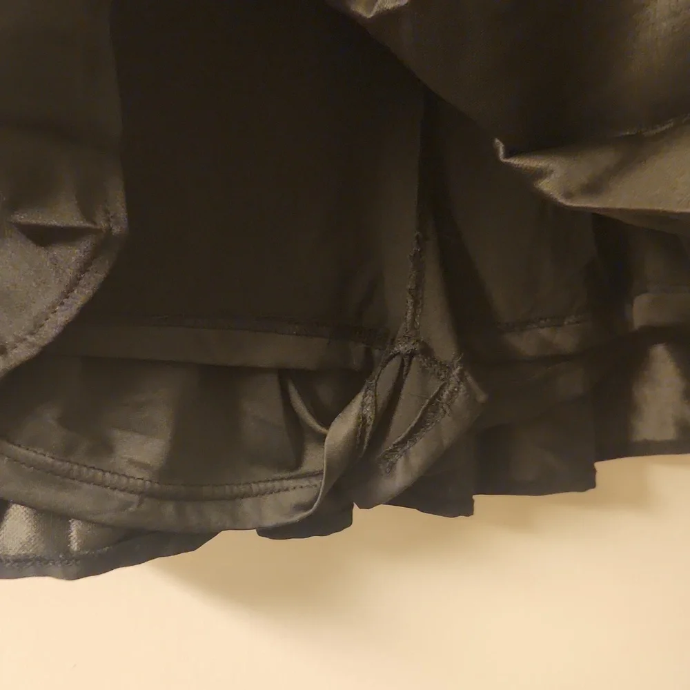 Classic Black Pleated Skirt 16/18
